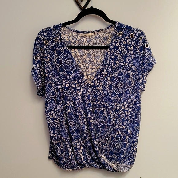 Flowerful Top - Picture 1 of 10